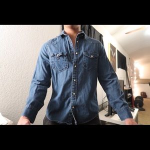 Long sleeve denim